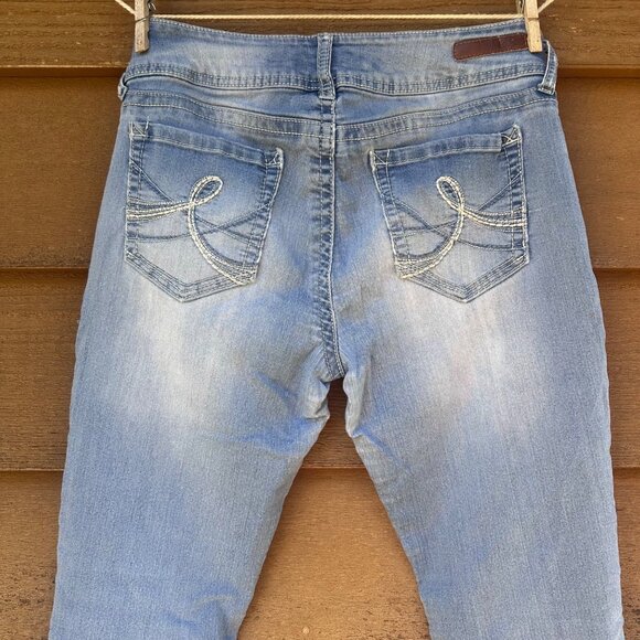 Wallflower Womens Light Wash Skinny Jeans Mid-Rise Stretch Denim Size 7 - Picture 8 of 14